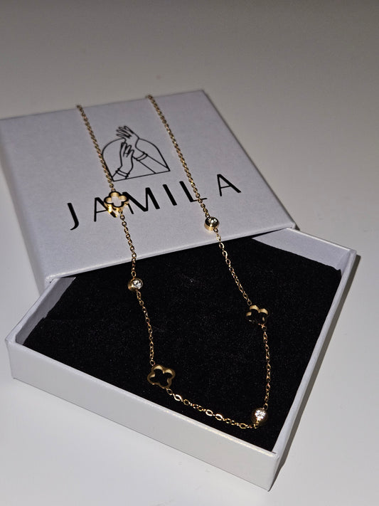 Ranya Clover Motif Necklace