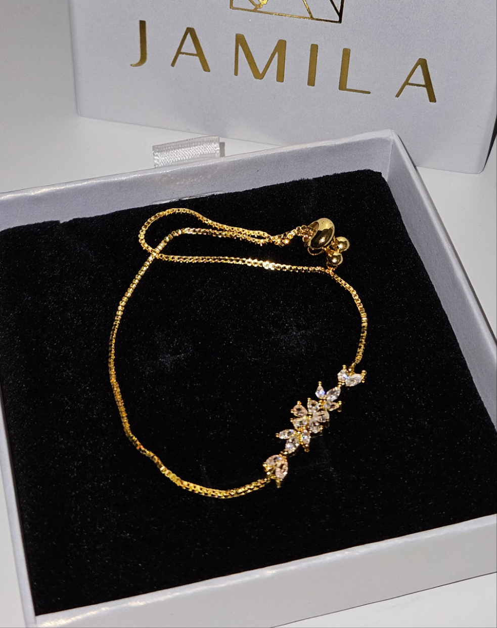 Sparkling Crystal Jasmine Flower Bracelet: Adjustable Floral Jewellery