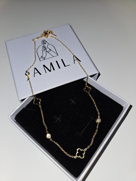 Ranya Clover Motif Necklace